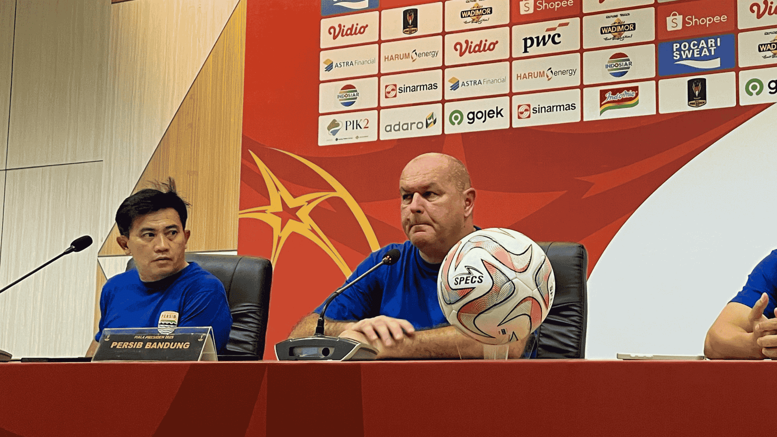 The Rise of AI-Powered Personal Assistants: How They Manage